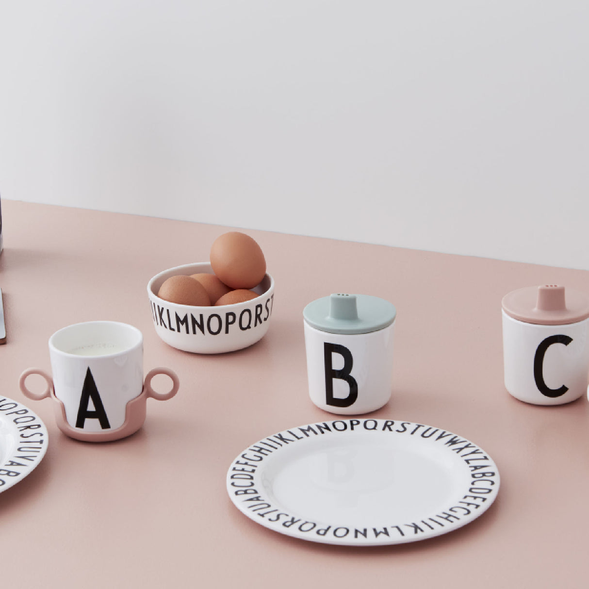 Taza con Letra de Melamina Niños