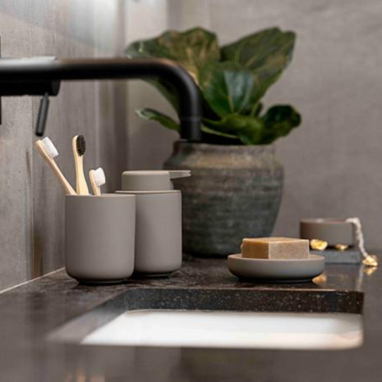 Vaso Taupe UME