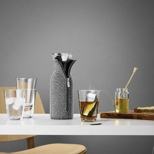 Jarra con Funda Gris Oscuro