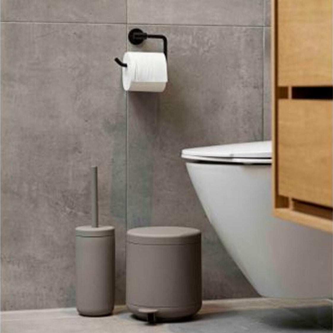 Basureros y Escobillas de Baño