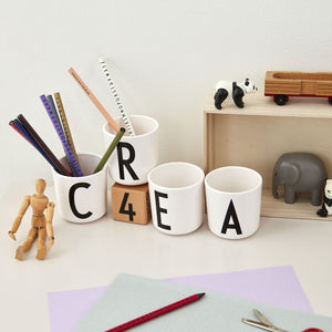 Taza con Letra de Melamina Niños