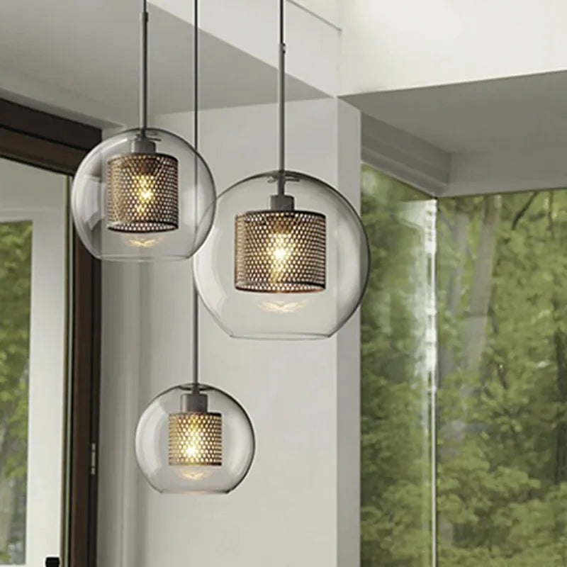 Lámpara Colgante de Vidrio con Detalles en Metal Dorado Lantern 2